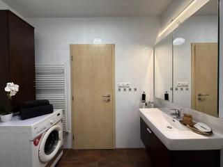 Sky View 17 - Free Private Garage Parking - 9