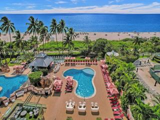 Oceanfront Beach Retreat Beach Service 502 - 8