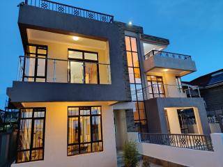The Lake House- 5 bedrooms Villa - 1