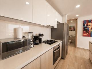 20th Floor Ocean View with Pool and near Walled City - 3