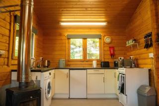 Cosy Orchard Cabin with wood burning stove - 6