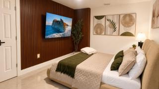 New Private Suite - Private Entrance and Bath - 0