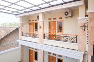 Madina Guest House Syariah near Gembira Loka Zoo Yogyakarta Mitra RedDoorz - 2