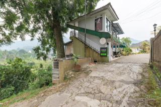 Urbanview Resort Syariah Khansa Cisarua Puncak by RedDoorz - 3