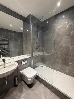 Birmingham Blissful Apartment - 7