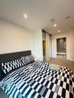Birmingham Blissful Apartment - 4
