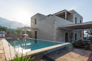 Traditional Stonebuilt Villa Leonanto with Heated Pool, only 5 Km from a Sandy Beach - 9