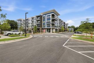 Luxury Atlanta Stay Near Food Hall & Pool - 2