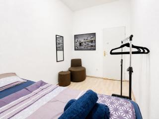 Private Rooms in 4BR shared Apartment Near FAC Platz, 10-Min Walk - 4
