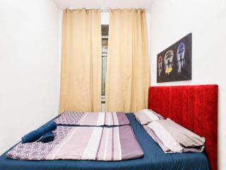 Private Rooms in 4BR shared Apartment Near FAC Platz, 10-Min Walk - 5