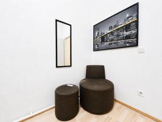 Private Rooms in 4BR shared Apartment Near FAC Platz, 10-Min Walk - 3