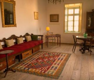 Smaragdi Traditional Mansion in Chora - 2
