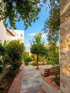 Smaragdi Traditional Mansion in Chora - 1