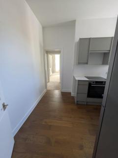 Newly renovated apartment near the beach - 2