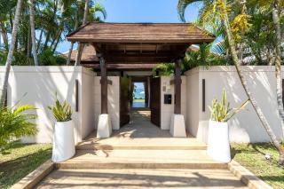 Bacaya-Beachfront-3 Bedrooms - 2