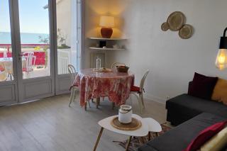 Spacious family nest facing the sea - 9