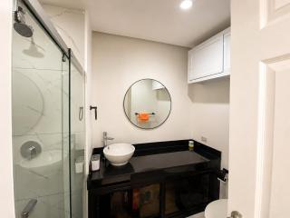 Warm & Stylish 1BR Condo One PonteFino Batangas - 3