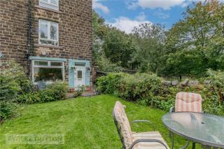 Cottage in Saddleworth with private garden and great views - 0