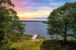 Lakefront Guesthouse w Sunrise View - 6