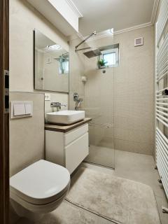 Elegant Central Apartment - 2