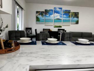 LEIRA HOMES Spacious House near Keys Free Parking - 0