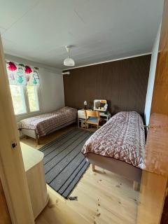 Yellow dreams house - 3 min from highway, sauna, big private parking, air conditioning - 1