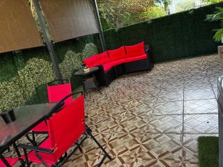LEIRA HOMES Spacious House near Keys Free Parking - 9