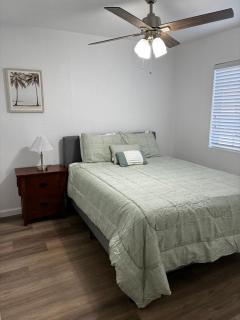 LEIRA HOMES Spacious House near Keys Free Parking - 3