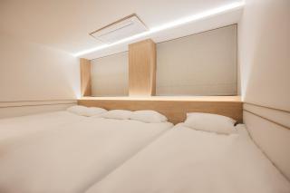 Private Terrace & Oversized Jacuzzi - 5 min to Seomyeon Station - Entire House for 10 - 1