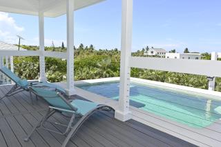 Emerald Cottage - Brand New Beach Cottage with Pool, Walk to La home - 0