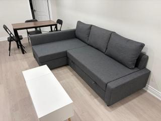 Charming Basement Suite Near Airport & Wonderland - 3