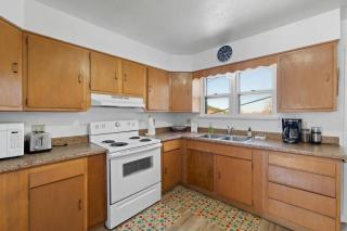 Grand Cozy Retreat in Downtown Lead - 5
