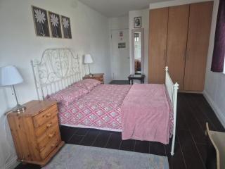 Budget room close to tramline - 0