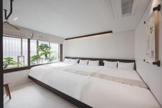 Family Stay for 10 - Jacuzzi - 3 min to Seomyeon Station - Free Pickup Service - 8