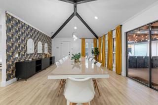 Resort-Style Pool House - Hot Tub & Game Room - 4