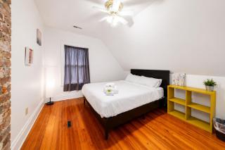 Jungle House Luxury Homes - Columbus Downtown Short North - Near Convention Center & Nationwide Arena - Free Parking - Pet Friendly - Over 5 800 Five Stars - 2