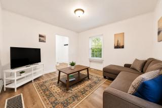 Jungle House Luxury Homes - Columbus Downtown Short North - Near Convention Center & Nationwide Arena - Free Parking - Pet Friendly - Over 5 800 Five Stars - 6