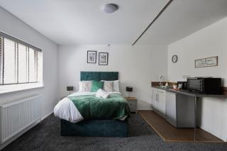 The Castleford Studios - Stylish & Modern - 3