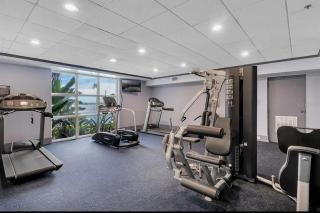 Fully Equipped Lake View Condo! - 9