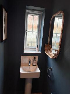 Modern 2 Bedroom House near EMA -Free Parking - 6