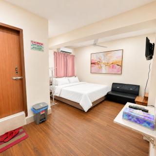 Dhanmondi Lake View Hotel - 9