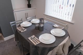 Perfect for Contractors with Free Parking & Pool table! - 2