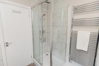 Perfect for Contractors with Free Parking & Pool table! - 5