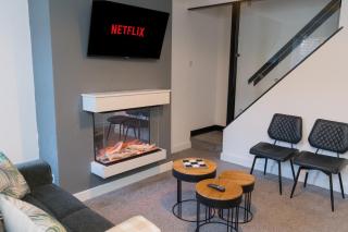 Perfect for Contractors with Free Parking & Pool table! - 8