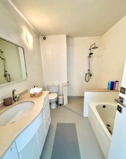 Dream Location 3 bedroom duplex Loft - 3
