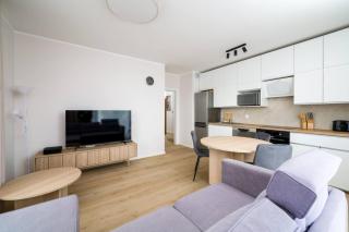 Wrocław Three Bedroom Apt - Parking, AirCon & Balcony by Rentujemy - 6