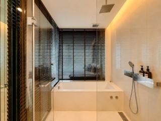 Luxurious in Prime Area Bangkok (PickupService) - 4