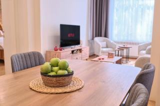 Historical Building at the Iconic Tram Street, 3BR - 9