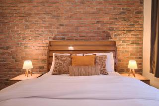 Historical Building at the Iconic Tram Street, 3BR - 2