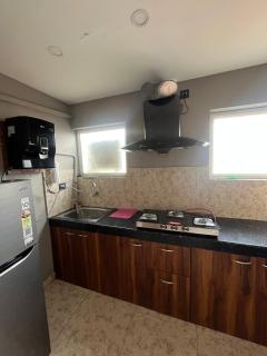 Luxury Stay Near Downtown Hospital & GS Road - 4